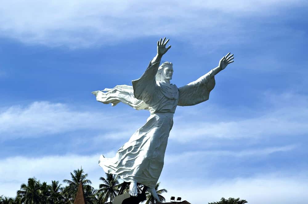 jesus statue